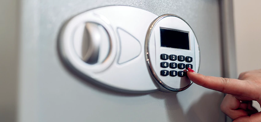 Jewelry Safe Cracking in Gardena, California